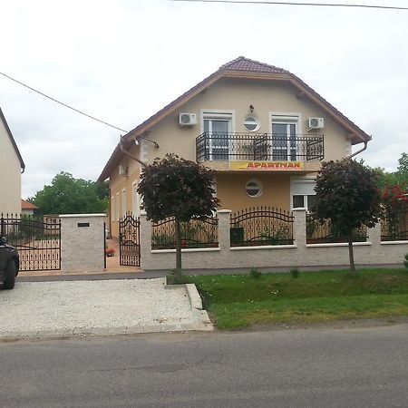 Hajdúszoboszló Marinica Apartman מראה חיצוני תמונה