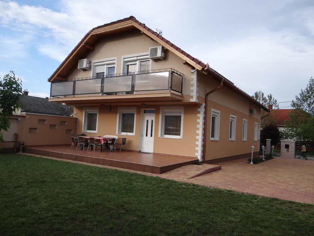 Hajdúszoboszló Marinica Apartman מראה חיצוני תמונה
