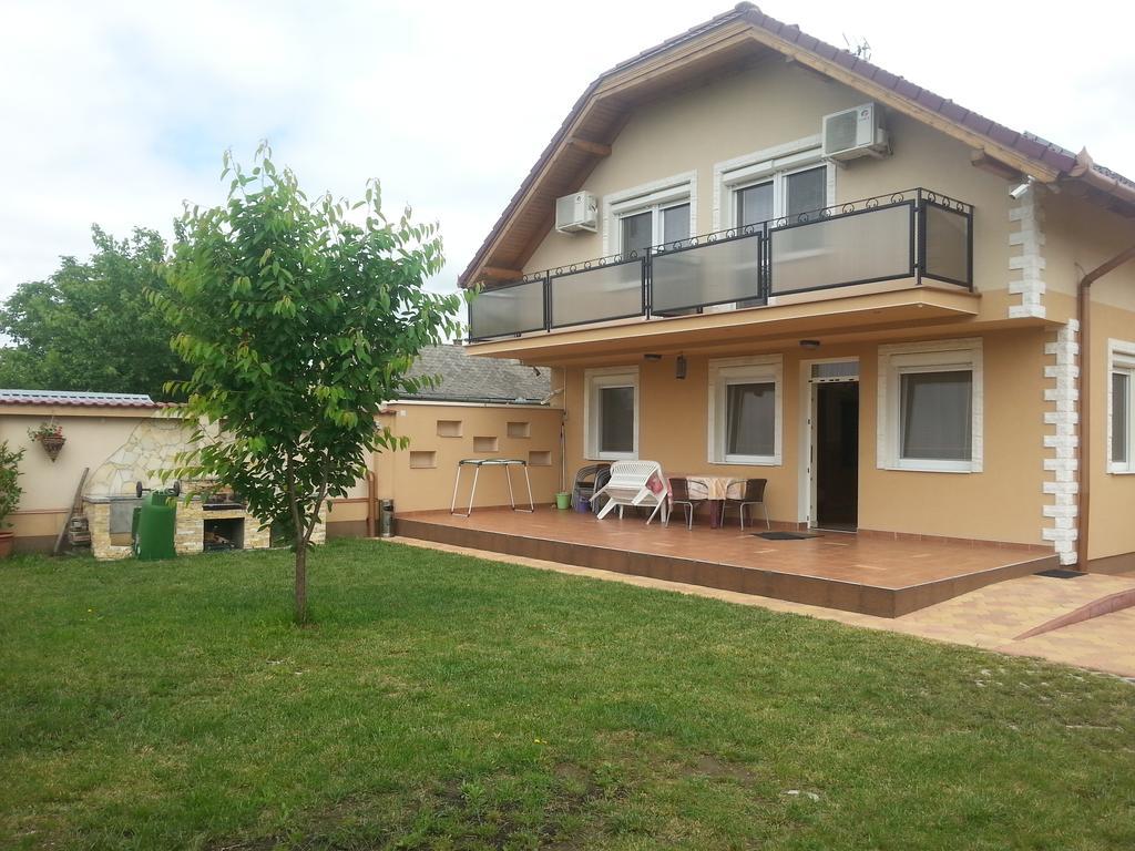 Hajdúszoboszló Marinica Apartman מראה חיצוני תמונה
