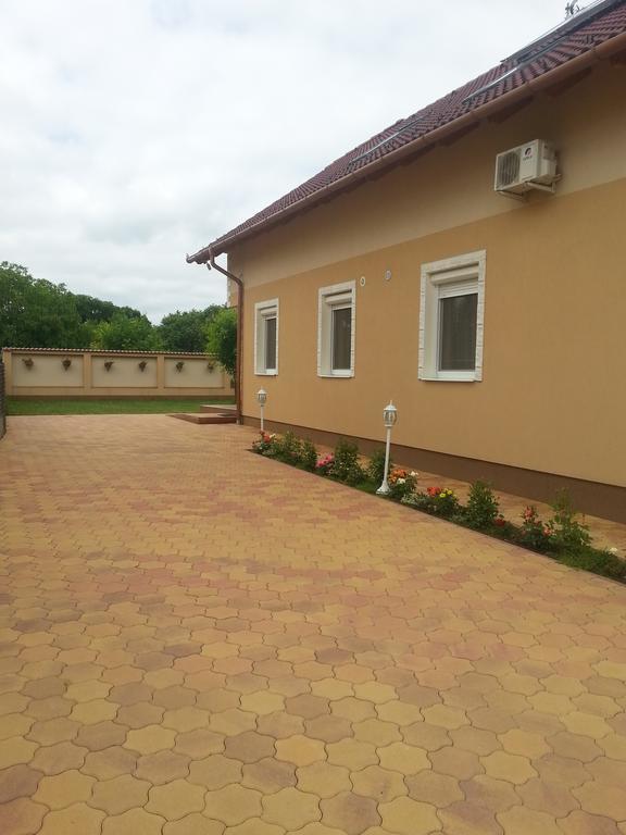 Hajdúszoboszló Marinica Apartman מראה חיצוני תמונה
