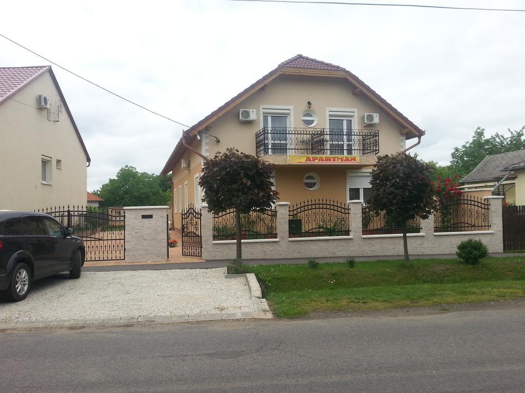 Hajdúszoboszló Marinica Apartman מראה חיצוני תמונה
